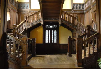 Grand escalier du château Dulamon à Blanquefort